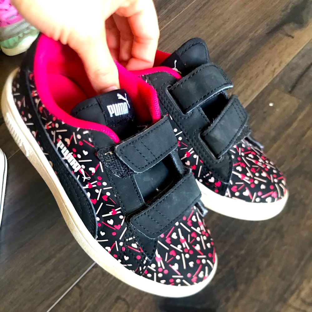 Girls tennis shoes